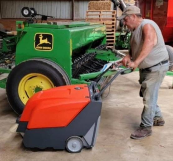 Other highlights of the Collector series by Powerboss include a “take-it-easy” dual hopper system for comfortable emptying, maintenance-free batteries with a standard on-board charger, a swiveling handlebar that allows for easy access to the dirt hopper and user friendly controls.