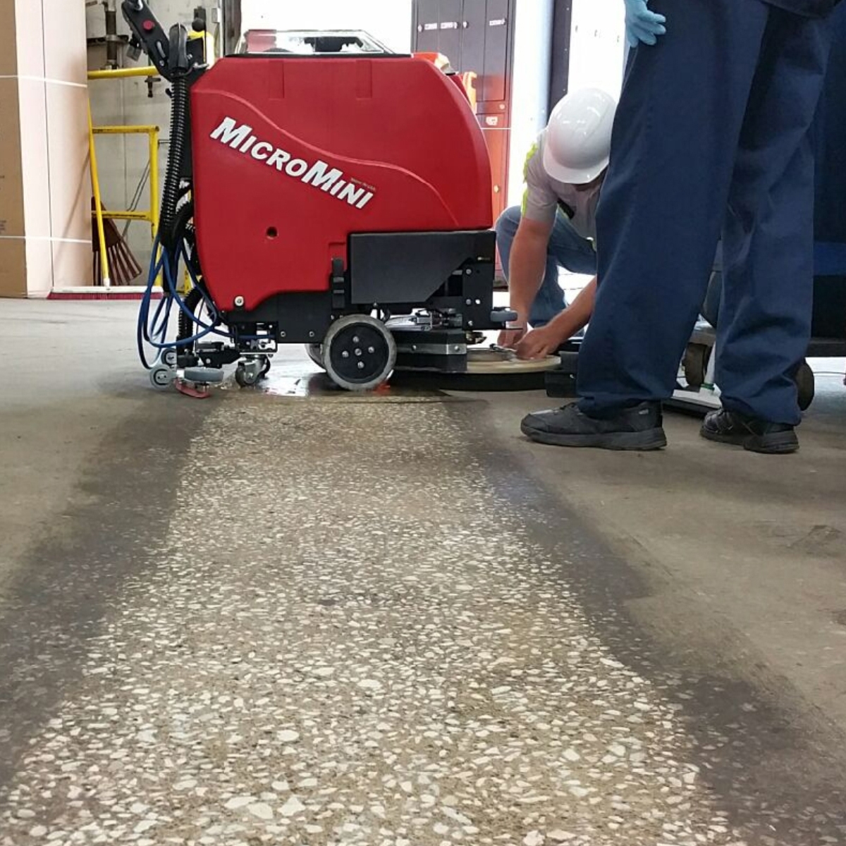 Adjusting the scrub deck for different uses on the MicroMini Scrubber