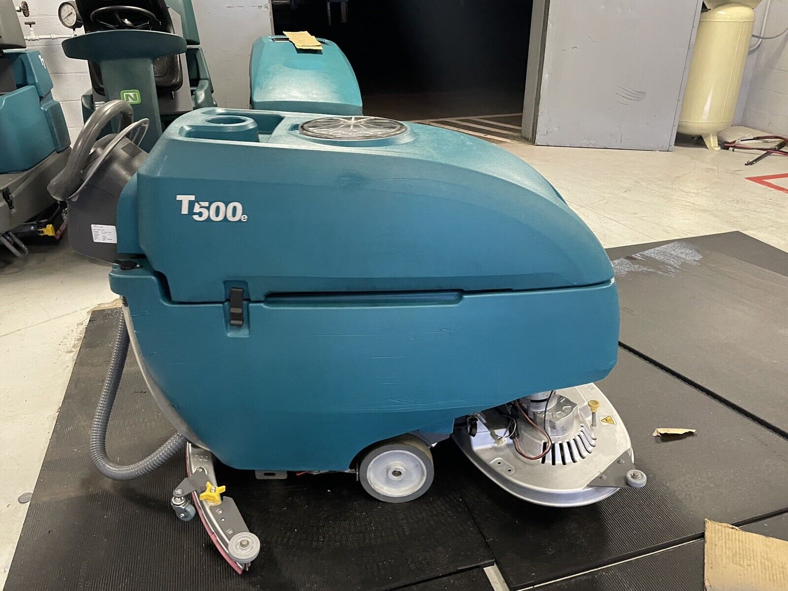 Deliver predictable results, extend machine life, and reduce cost of ownership with a suite of innovative technologies. The T500 / T500e Walk-Behind Floor Scrubbers provide optimal performance and consistent results on virtually any hard floor surface condition while lowering cleaning costs.